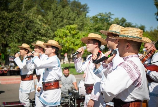 FOTO // De Ziua Limbii Române, Șor a promis că va face tot posibilul „ca și copiii mei să cunoască mai bine decât mine limba noastră”