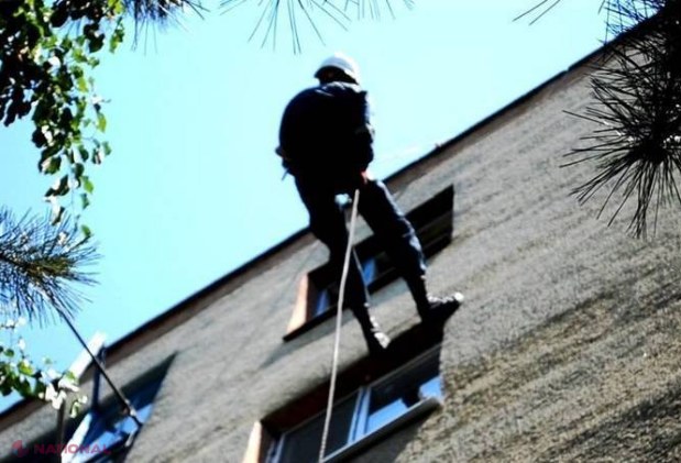 Bălți // Doi minori au rămas blocați în apartament