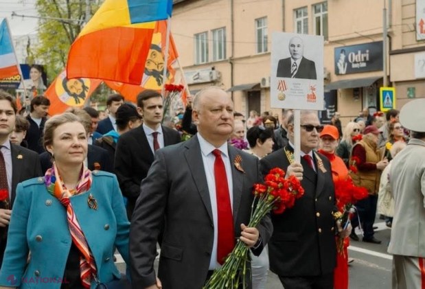 FOTO // Marș cu simboluri interzise și „Katiușa” în centrul Chișinăului: Politicienii proruși, gesturi pe placul lui Vladimir Putin de 9 mai