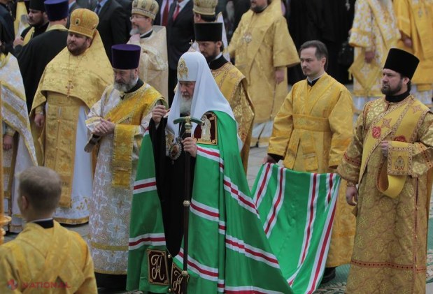 REPORTAJ FOTO Patriarhul Kiril a oficiat liturghia din faţa Catedralei mitropolitane