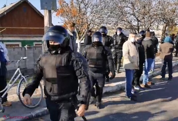 LIVE VIDEO, UPDATE // La Varnița au fost aduși MASCAȚII de la „Fulger”. Aceștia au aplicat ELECTROȘOCUL în privința veteranilor. Provocatorii și-au făcut apariția la Varnița. Spiritele s-au încins la maximum, iar cei prezenți s-au luat de gulere