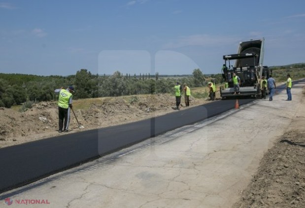 „Drumuri bune pentru Moldova” în raionul Cantemir. Autoritățile dau asigurări că până la finele verii în 50 de localități vor fi renovate mai multe porțiuni de drum
