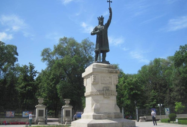 Chișinăul, în finala pentru titlul de Capitală Europeană a Tineretului 2020?