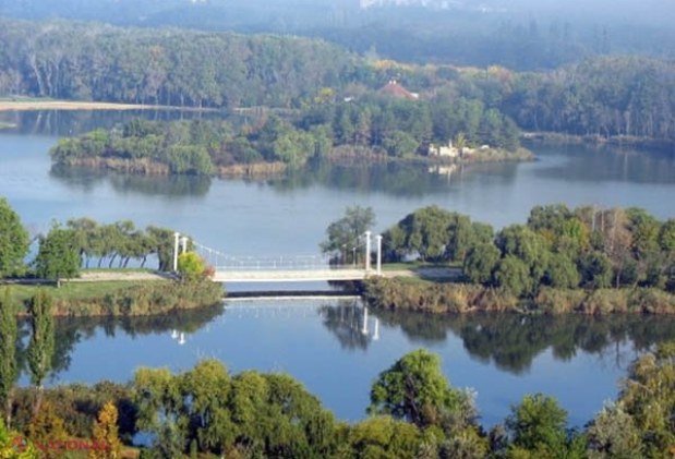 Parcul „La Izvor” are un nou sistem de ILIMINARE după o pauză de 25 de ani