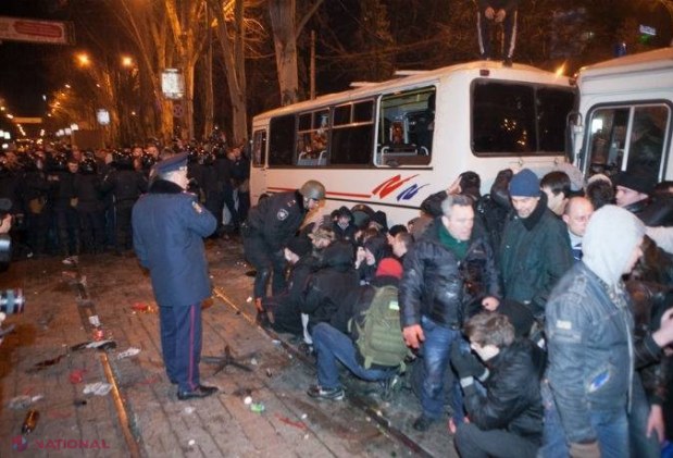 VIDEO, FOTO // Doi manifestanţi MORŢI şi 50 de răniţi în confruntările de la Doneţk