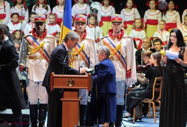FOTO // Premiile Naționale au ajuns la laureați