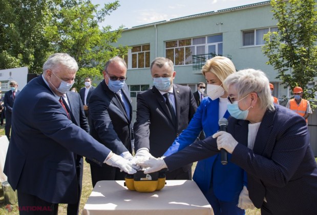 FOTO // La Comrat a demarat CONSTRUCȚIA unui bloc nou de studii a Liceului „Mihai Eminescu”, unicul liceu cu predare în limba română din oraș. România a acordat 15 milioane de lei pentru acest proiect
