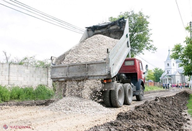 FOTO // Marina Tauber a dat startul lucrărilor de reparație a drumurilor în Jora de Sus
