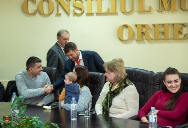 VIDEO , FOTO // Ilan Șor a oferit ÎNDEMNIZAȚII pentru alte 16 familii revenite la Orhei: „Vom insista ca programul să fie aprobat la nivel de Lege în Parlament”