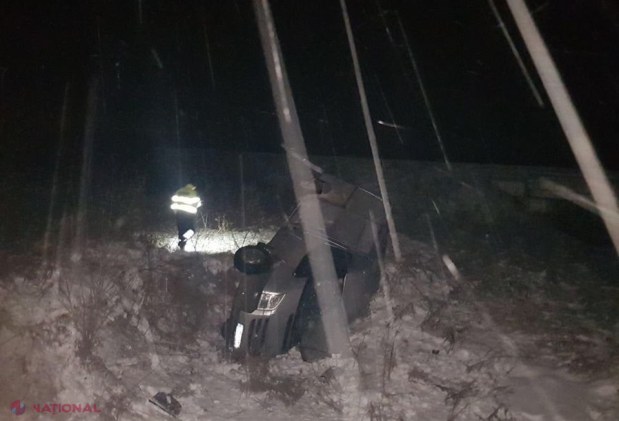 VIDEO, FOTO // Peste 103 accidente minore în ultima zi. O mașină s-a RĂSTURNAT, iar un microbuz a ARS aproape complet. Sfaturile lui Cavcaliuc pentru șoferi și pietoni