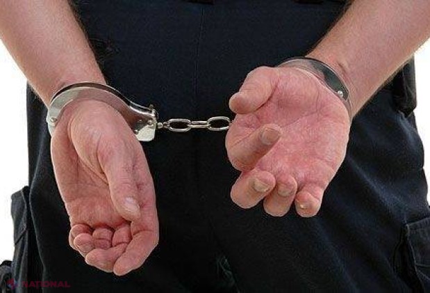 O grupare criminală care vindea substanțe narcotice a ajuns pe mâna poliției