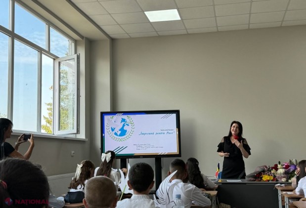 FOTO // Un liceu din Ceadâr-Lunga a inaugurat PRIMA clasă de a V-a cu predare în Limba ROMÂNĂ: „Au ales să studieze în limba română pentru a avea acces la o educație de calitate, precum și la o piață a muncii mai ofertantă”