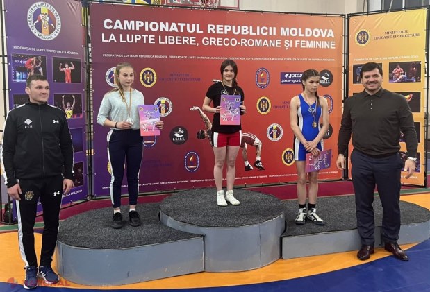 GALERIE FOTO // Noi TALENTE descoperite la Campionatul Național de LUPTE, unde au participat 220 de tineri din toată R. Moldova. Mesajul transmis tinerilor de către CAMPIOANA mondială și europeană Irina Rîngaci