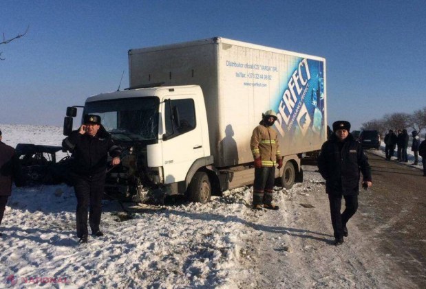 FOTO // Poliția oferă DETALII despre accidentul rutier în care au MURIT patru angajați ai „Poștei Moldovei”