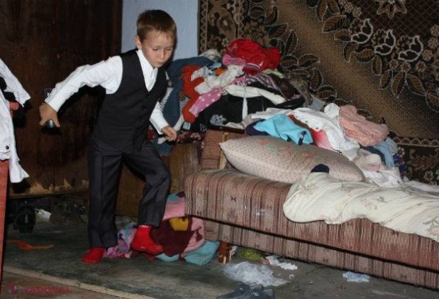 REPORTAJ // 1 septembrie: „Lasă, Ionel, că te îmbracă mama frumos și o să fii și tu în rând cu ceilalți copii”