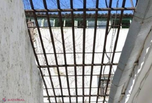 Individul de la nordul R. Moldova, condamnat la ani grei de închisoare pentru că a încercat să fugă din arest și a rănit un procuror 
