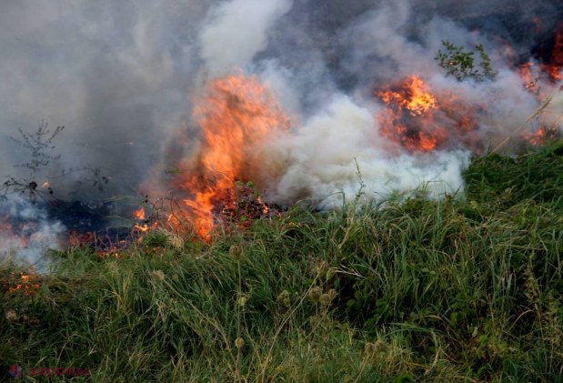 VIDEO // Câteva case din Chișinău, în PERICOL. Locatarii au fost evacuați