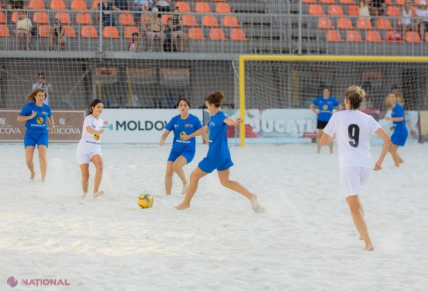 GALERIE FOTO // Moldindconbank susține echipa de fotbal feminin ,,Pudra” care a primit 200 000 de lei