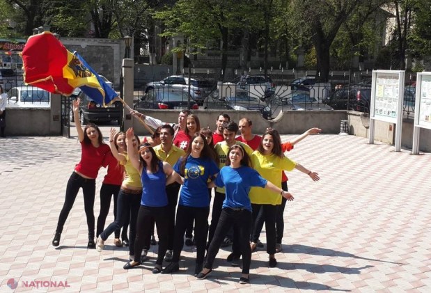 Tricolor IMENS, în centrul capitalei de Ziua Drapelului de Stat