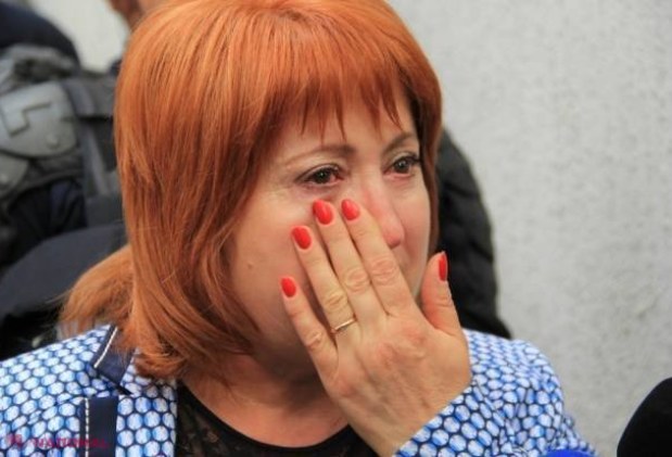 Societatea civilă, în APĂRAREA Domnicăi Manole: „Eliberarea din funcție a judecătoarei alimentează suspiciunile lipsei de independență a CSM ”