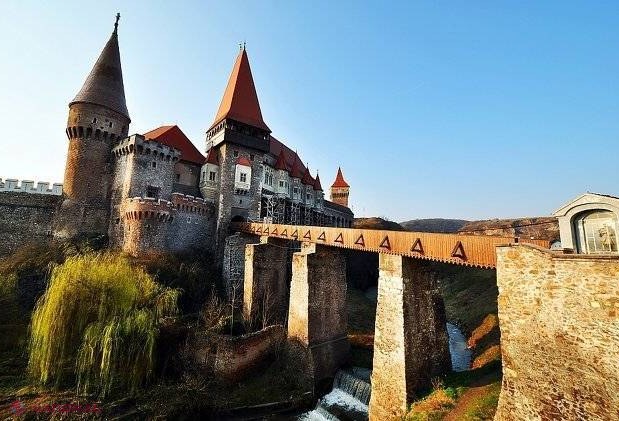 Castelul Corvinilor din Hunedoara, printre cele „10 castele de poveste” din lume (GALERIE FOTO)