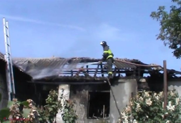 Incendiu la Peresecina. Anexa unei case a fost cuprinsă de flăcări 