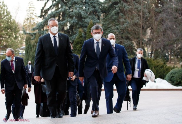 FOTO // Cetățenii R. Moldova, principalii BENEFICIARI ai ajutorului de 100 de MILIOANE de euro acordați de România: „Sunt bani care vor dezvolta comunitățile noastre prin crearea LOCURI de MUNCĂ, prin proiecte de infrastructură, culturale și de dezv