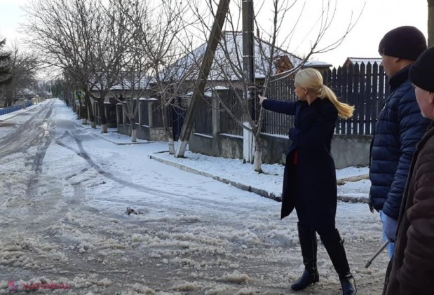FOTO // Comuna Jora de Mijloc, singura localitate din republică DESZĂPEZITĂ în totalitate