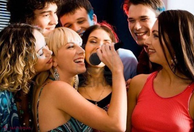 Ești tânăr, dinamic și îți plac provocările? Vino la „Slideshow Karaoke”
