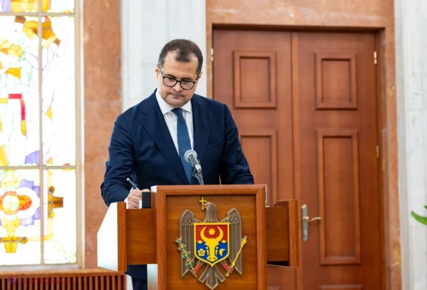 Guvernul instituie stare de alertă energetică: premierul Vasile Tofan cheamă importatorii de carburanți la măsuri pentru protejarea pieței interne