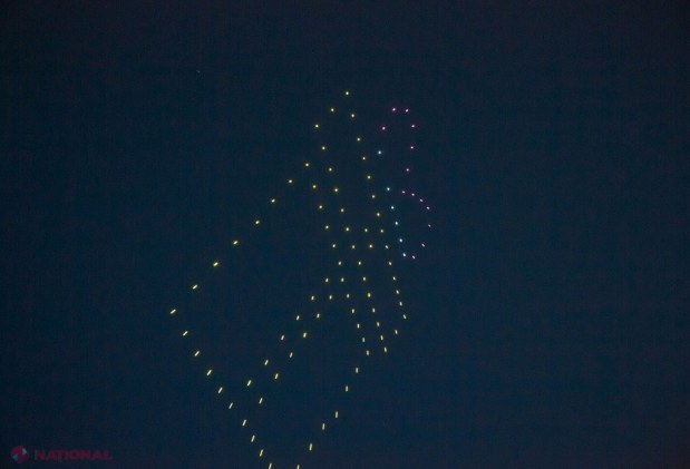 VIDEO, FOTO // Peste 100 de DRONE au făcut un show de excepție la „OrheiLand”