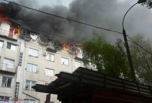 VIDEO  FOTO // 28 de apartamente de la mansadra unui bloc din capitală au ars în totalitate