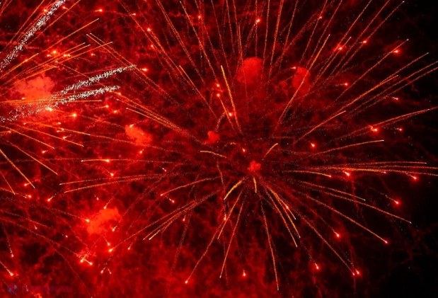 GALERIE FOTO // Mega-concert și show spectaculos cu focuri de artificii. Mii de moldoveni au sărbătorit Revelionul la Orhei!