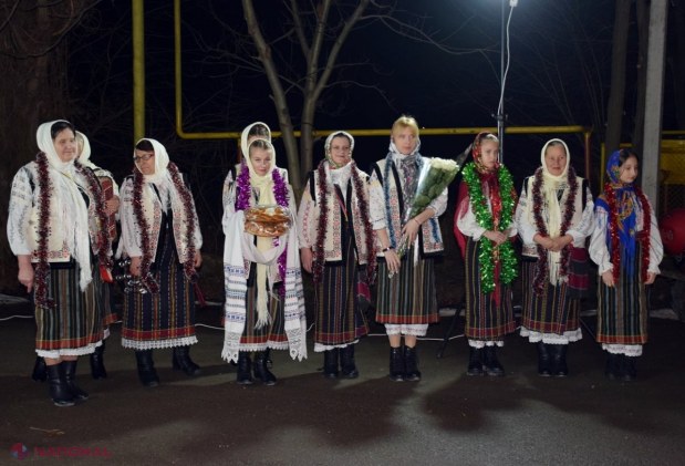 FOTO // Echipa lui Ilan Șor a ILUMINAT încă un sat din raionul Orhei. „Iluminarea stradală a fost una dintre cele mai mari cerințe a celor circa 3 000 de localnici”