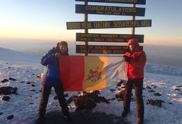FOTO Ce au făcut ex-premierul, Ion Sturza, şi fiul său pe cel mai ÎNALT munte din Africa?