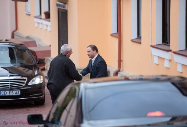 FOTO // Vizită SECRETĂ la sediul PCRM. „Este persona non grata și nu are dreptul să vină?”