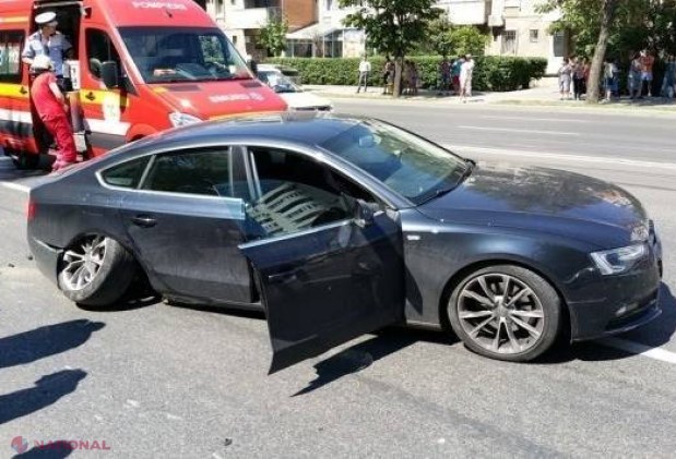 FOTO Accident cu PATRU maşini şi OPT răniţi în România. Au fost implicate și două mașini din R. Moldova