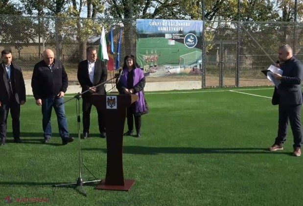VIDEO // Eveniment GRANDIOS în incinta Liceului „Olimpii Panov” din Taraclia. A.S.I.C.S inaugurează un teren modern de minifotbal, care a fost construit în cadrul Proiectului „Sportul UNEȘTE societatea”