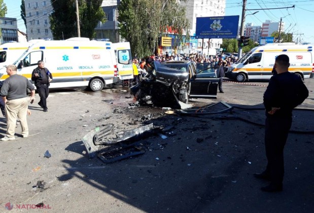 UPDATE, VIDEO, FOTO // Accident TERIBIL la Buiucani. Un troleibuz a intrat în mulțimea care aștepta la stație, după ce a fost izbit de o mașină. 18 persoane au fost rănite, iar una a DECEDAT