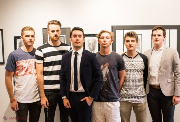Un tânăr din Chișinău și-a vernisat propria EXPOZIȚIE la Staten Island Creative Gallery din New York