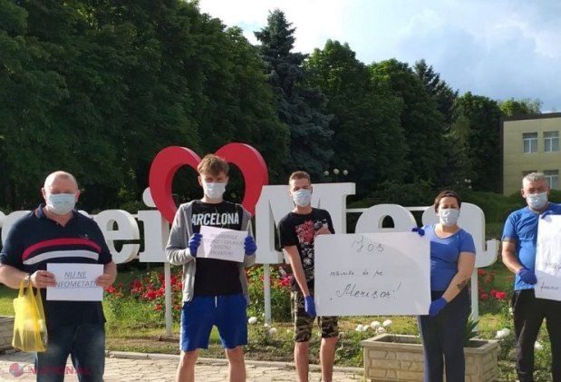 VIDEO // Protest al Partidului „ȘOR”: Cetățenii din toată țara apără magazinele sociale „Merișor”, pe care Filip și guvernarea vor să le închidă abuziv”