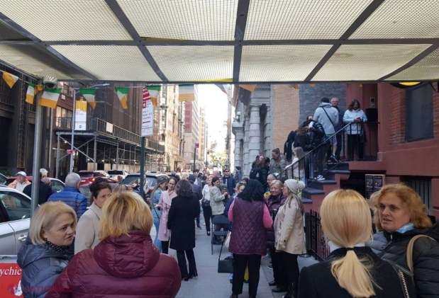 FOTO // Cetățenii R. Moldova din SUA au ieșit în număr mare la VOT. La unele secții de votare s-au format cozi