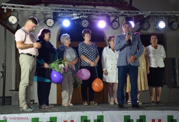 FOTO // În alte două localități din raionul Orhei primarii din echipa lui Ilan Șor au dat în exploatare iluminatul stradal