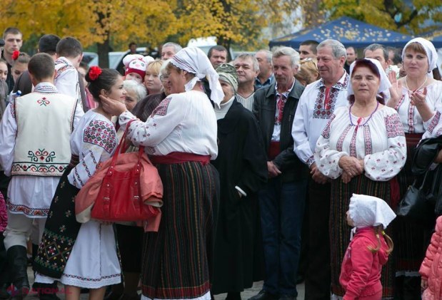 FOTO // Fiecare cu hramul său. Nicolae Timofti a mers acasă!
