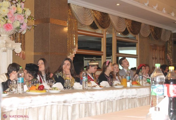 FOTO // Elevi din 13 țări, la Festivalul Internațional de Limbă și Cultură! Ce le-a transmis Petru Lucinschi participanților