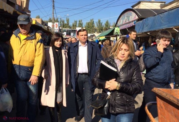 Unul din FAVORIȚII cursei prezidențiale a mers la Piața Centrală fără bodyguarzi: „Rămânem printre oameni, ca să auzim ce spune lumea”
