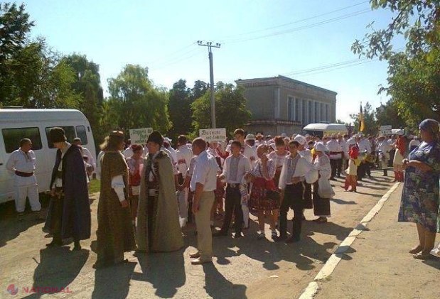 FESTIVAL // Cântece și dansuri „La umbra stejarului” lui Ștefan cel Mare și Sfânt din satul Cobâlea