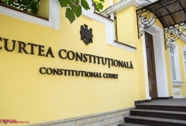 Un judecător al Curții Constituționale ar fi ȘANTAJAT cu un dosar penal de acum 10 ani. „Acum raportul de forțe în CC este de trei la trei, ceea ce înseamnă că legea privind creditul rusesc ar putea fi declarată constituțională”