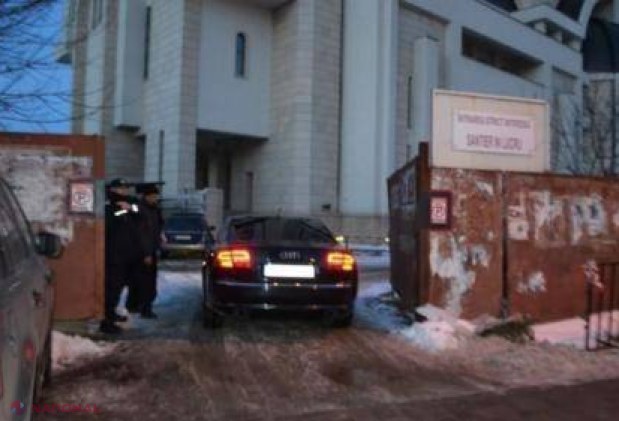 IMAGINILE care nu mai au nevoie de niciun COMENTARIU. Cine s-a dat jos din acest BOLID de 75.000 de euro