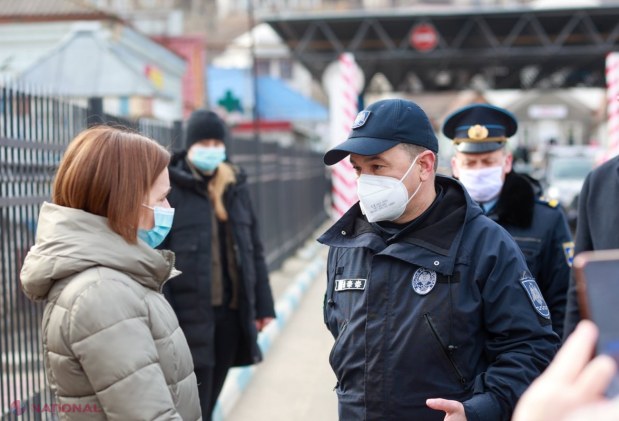 FOTO // Refugiații ucraineni, RECUNOSCĂTORI R. Moldova și Maiei Sandu pentru primirea de care au avut parte. Șefa statului a fost CUPRINSĂ de ucrainenii care s-au pomeni pe drumuri din cauza BOMBARDAMENTELOR lui Putin